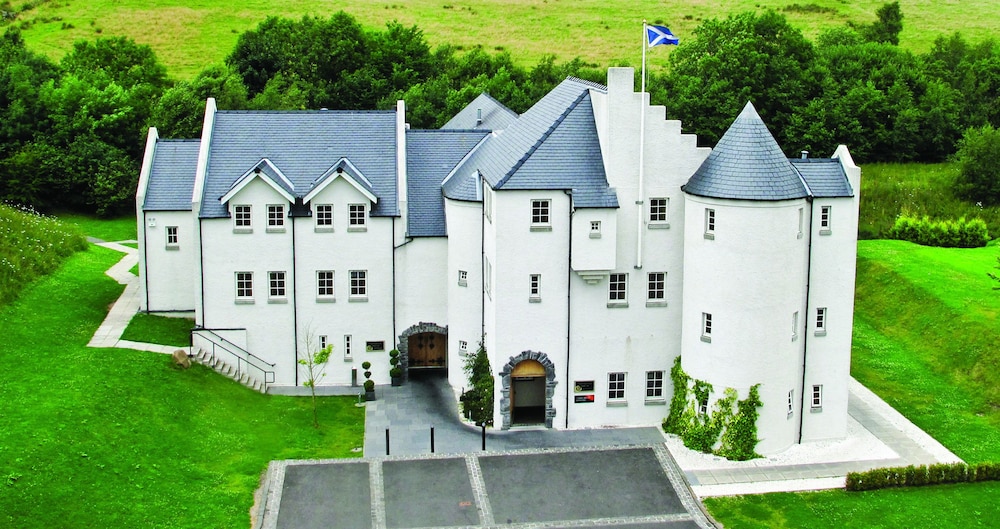Glenskirlie House and Castle 2/28