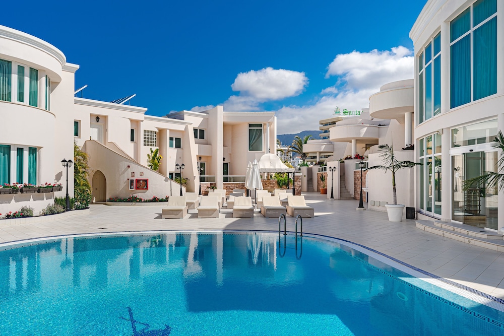 Flamingo Suites 42/50