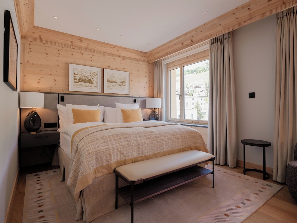 Deluxe, King Bed, Village Side