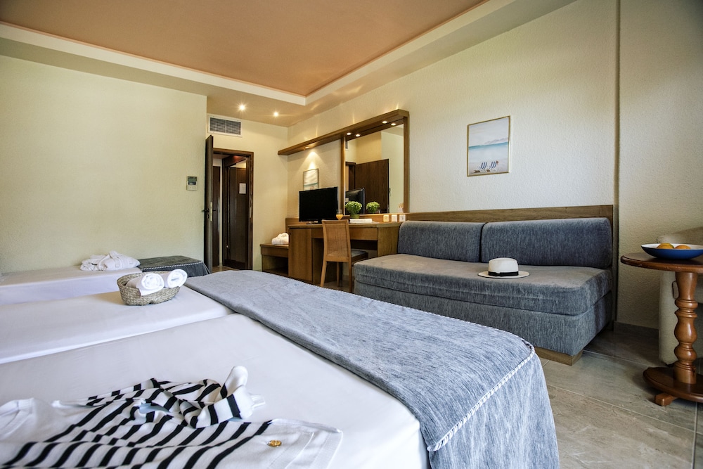Possidi Holidays Resort And Suites 12/32