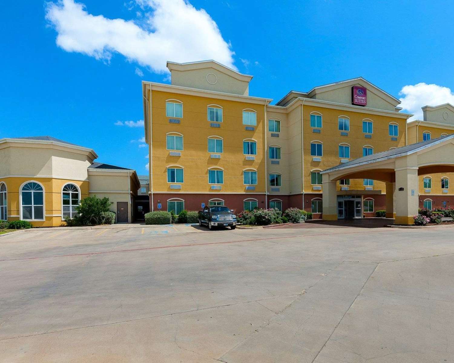 Comfort Suites University TX 26/27