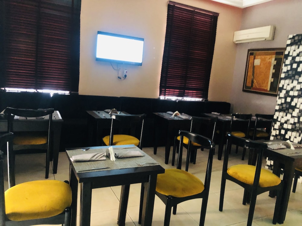 TOC Hotel 13/19