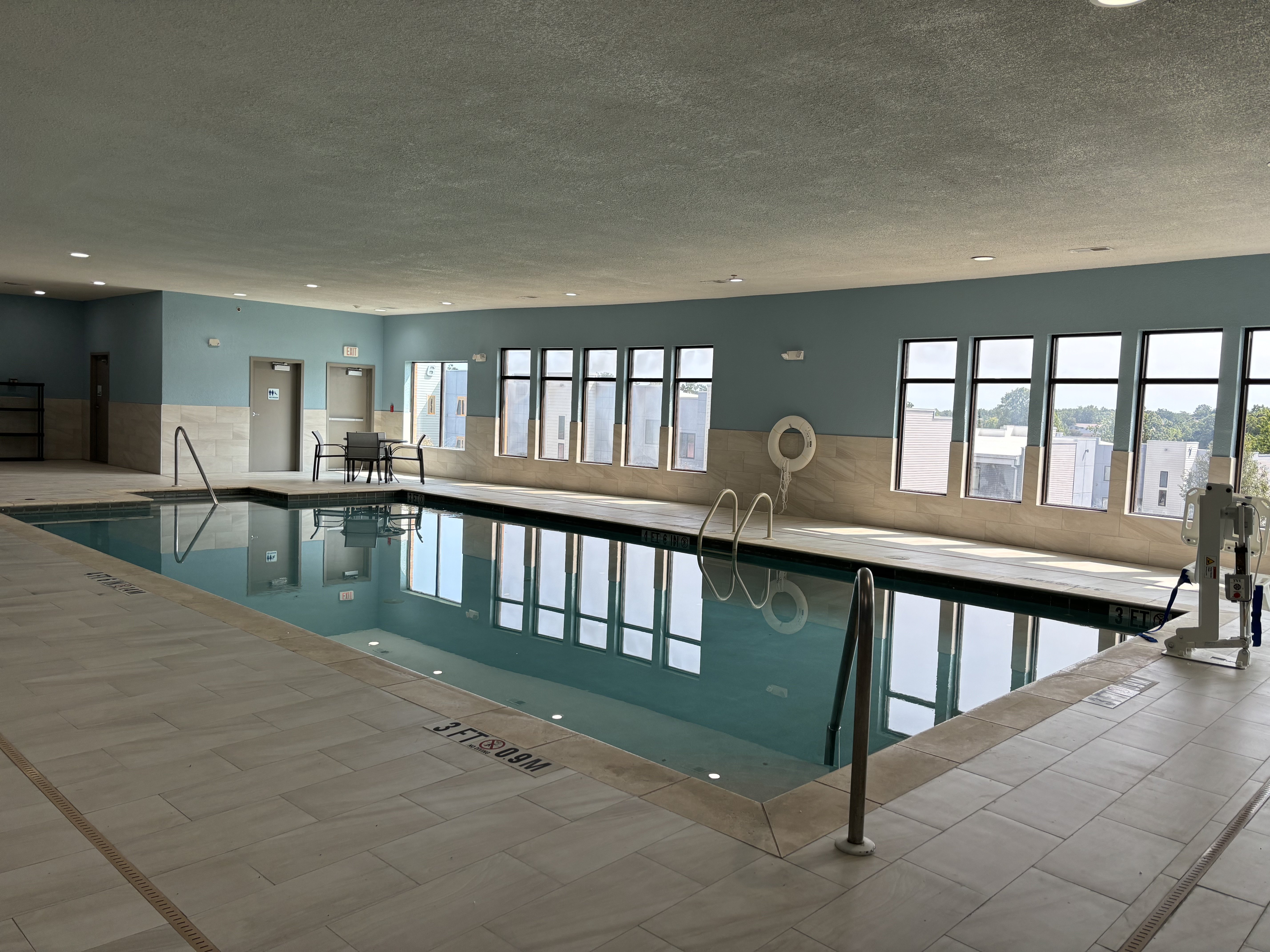 Holiday Inn Express Hotel And Suites Saint Robert Leonard Wood 27/50