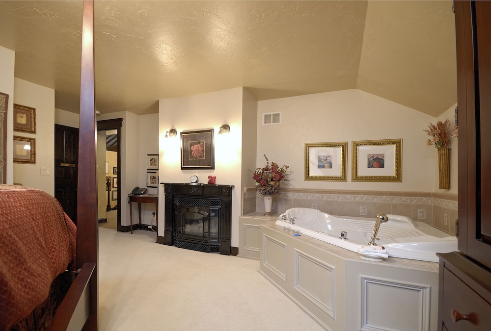 The Roost Bed and Breakfast 37/40