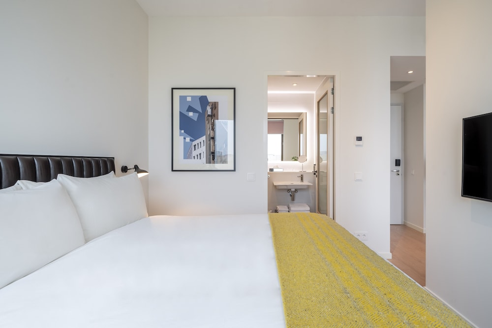 PREMIER SUITES PLUS Amsterdam 19/43