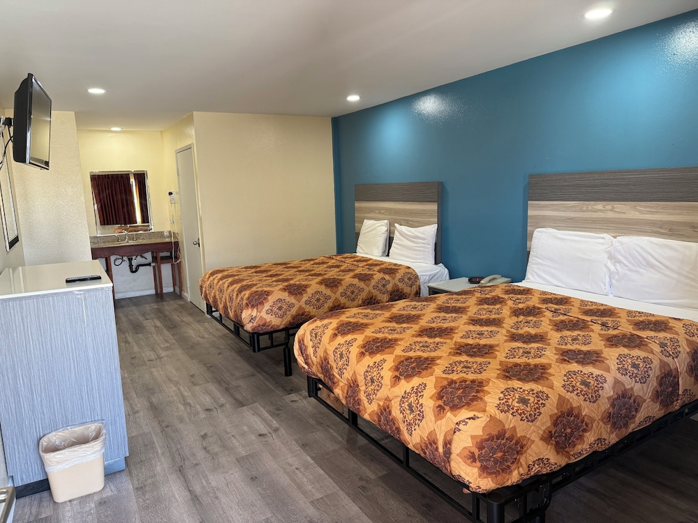 ROOM, 2 QUEEN BEDS
