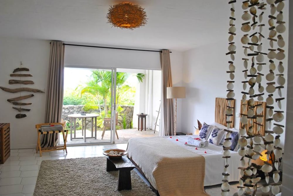 Bliss Hill Secret Garden Hotel 24/71
