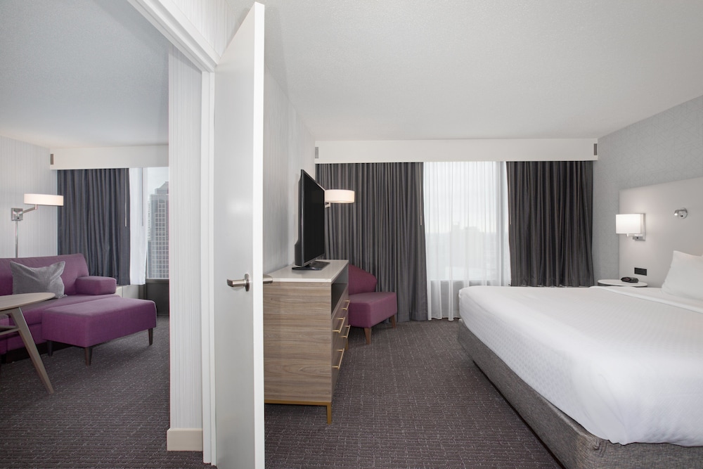 Crowne Plaza Kansas City Downtown 11/63