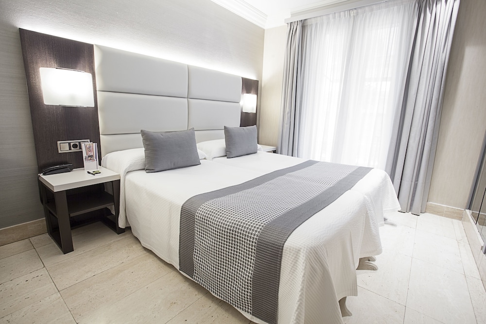 Europa Hotel 6/57