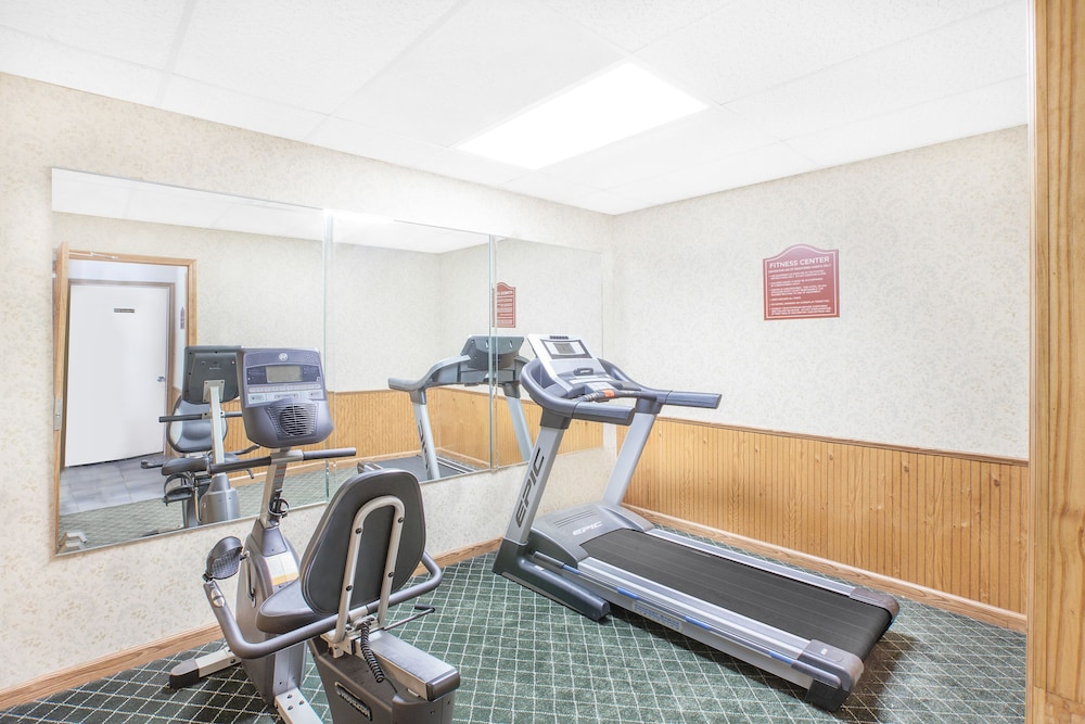 Days Inn by Wyndham Fayetteville 10/14