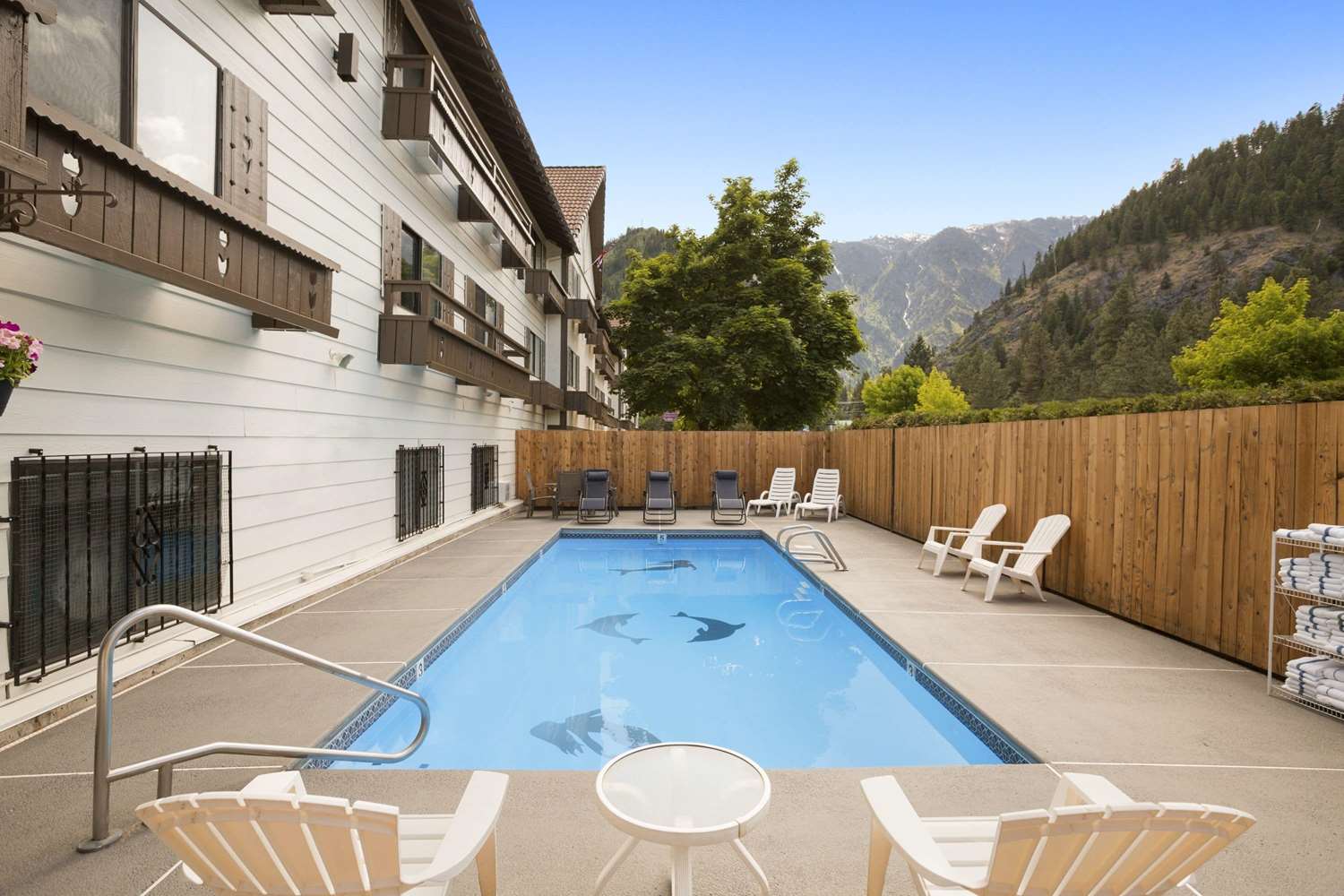Howard Johnson by Wyndham Leavenworth 15/27