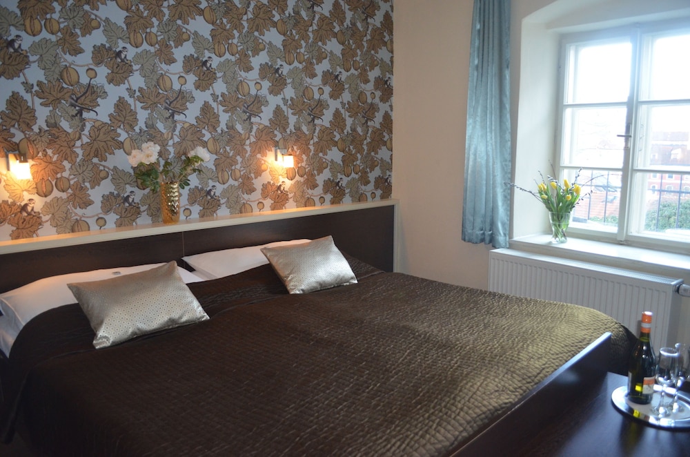 HOTEL PEREGRIN 31/72