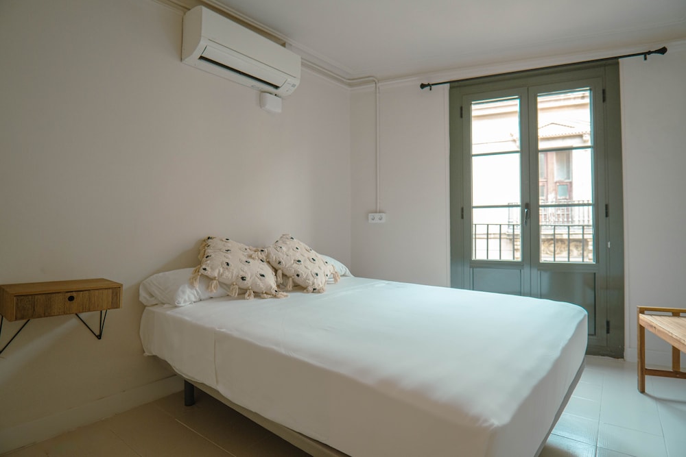 3 BEDROOMS, APARTMENT