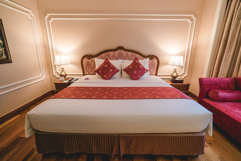 Hotel Grand Saigon 20/73