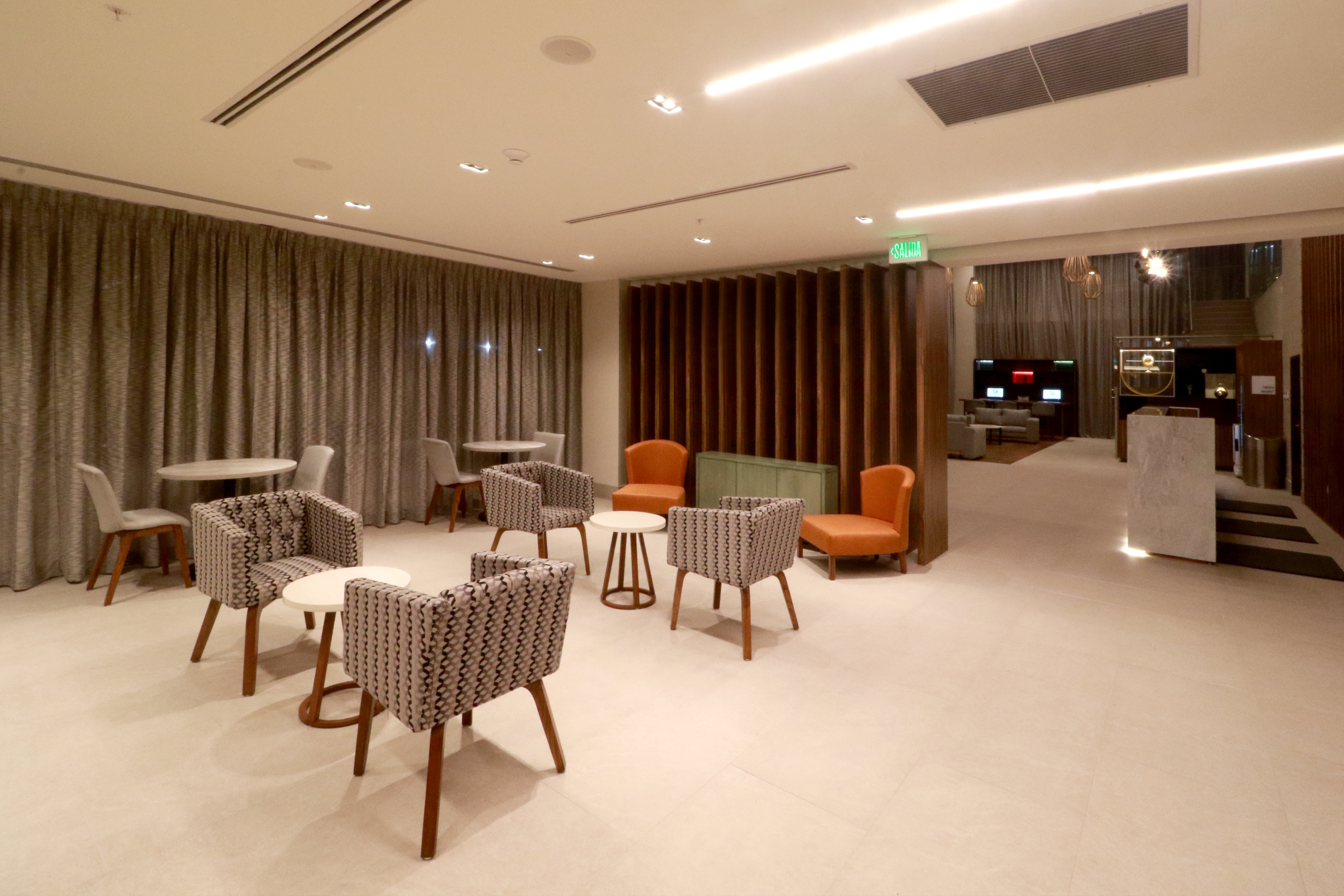 Holiday Inn And Suites Monterrey Apodaca Zona Airport 48/77
