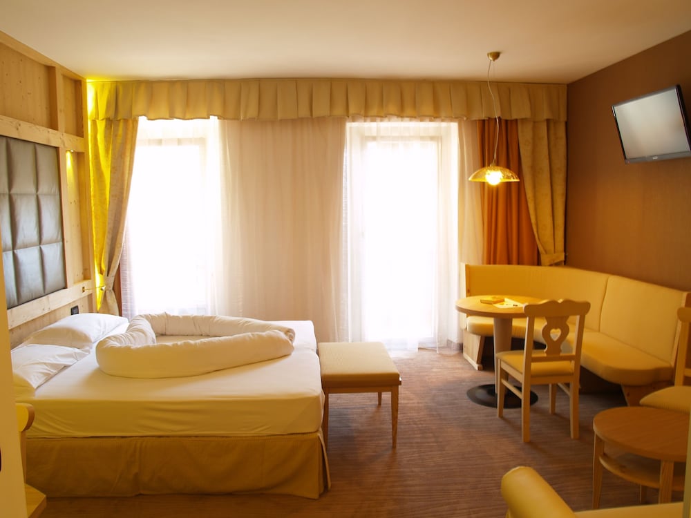 HOTEL LADINA 14/56
