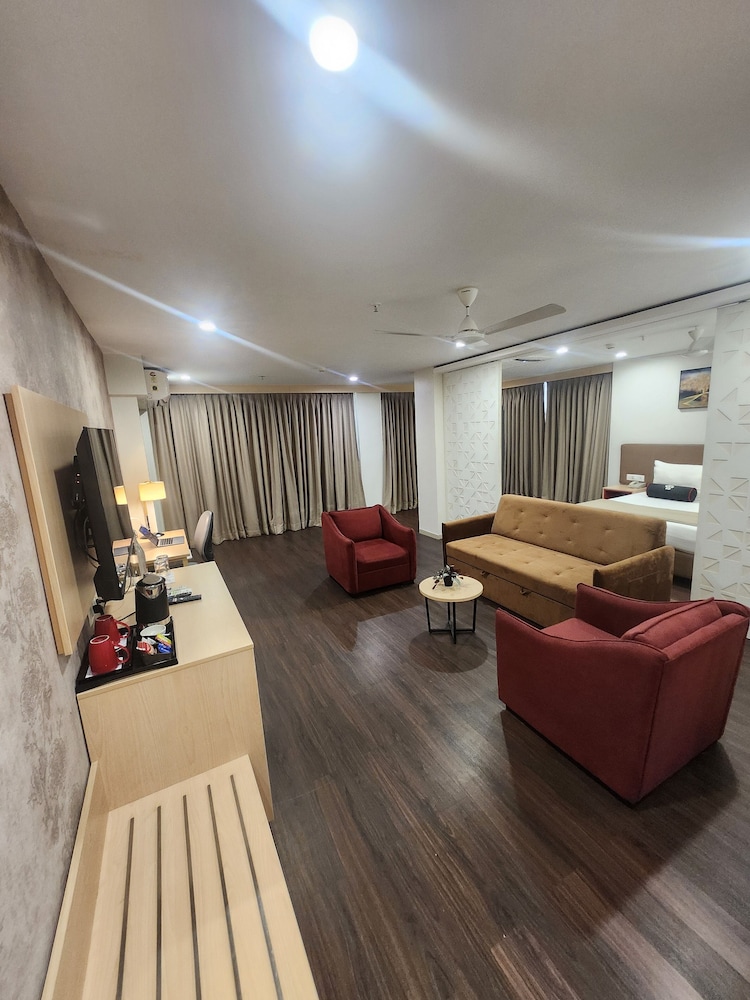 Mastiff Hotel, Ankleshwar 40/60