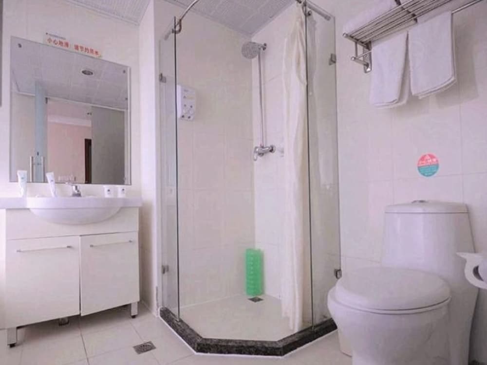 GreenTree Inn HuaiAn QingPu District Huaihainan Road Express Hotel 18/20