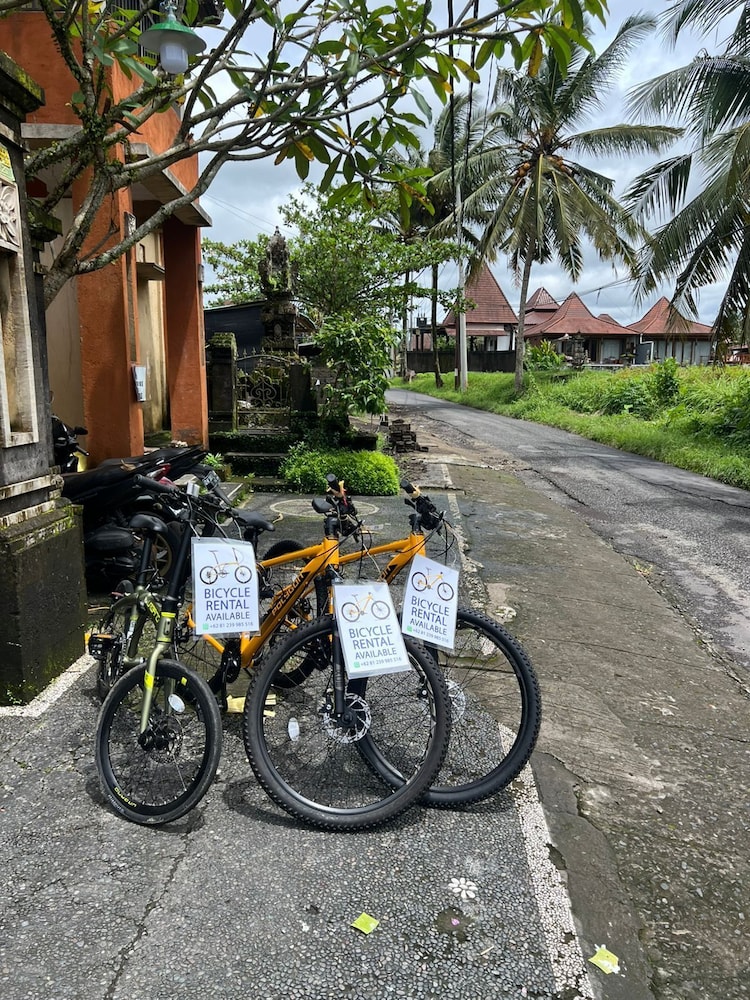 Dukuh Village Homestay & Villas 64/72