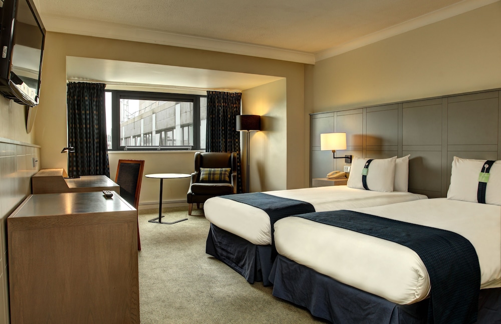 HOLIDAY INN CARDIFF CITY CENTRE 19/64