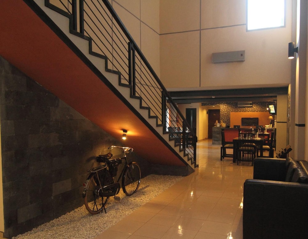 Puri Chorus Hotel 57/57