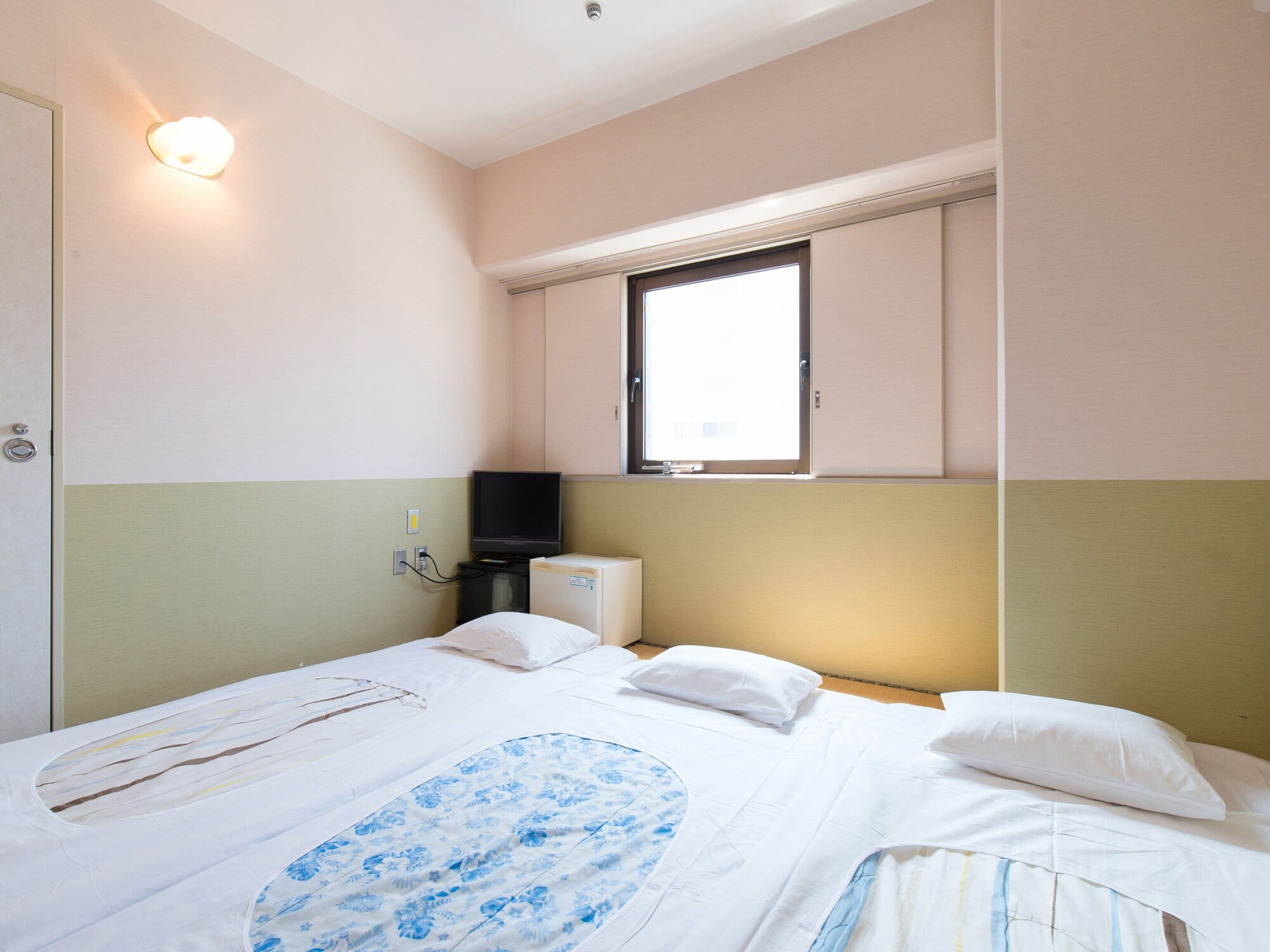 JAPANESE, TRIPLE, SMOKING