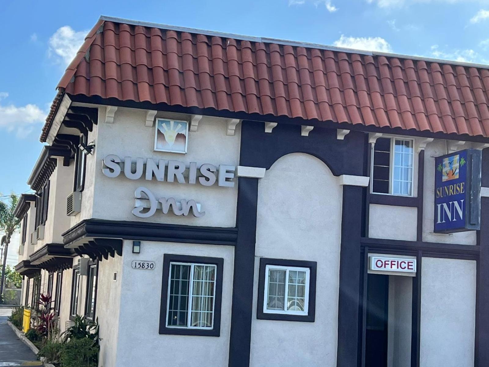 Sunrise Inn Gardena 2/27