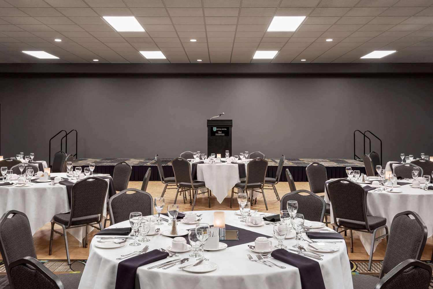 Royal Hotel West Edmonton, Trademark Collection by Wyndham 18/25