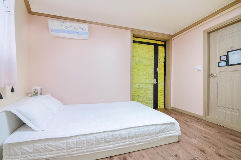 Sokcho Tteurak Pension 23/50
