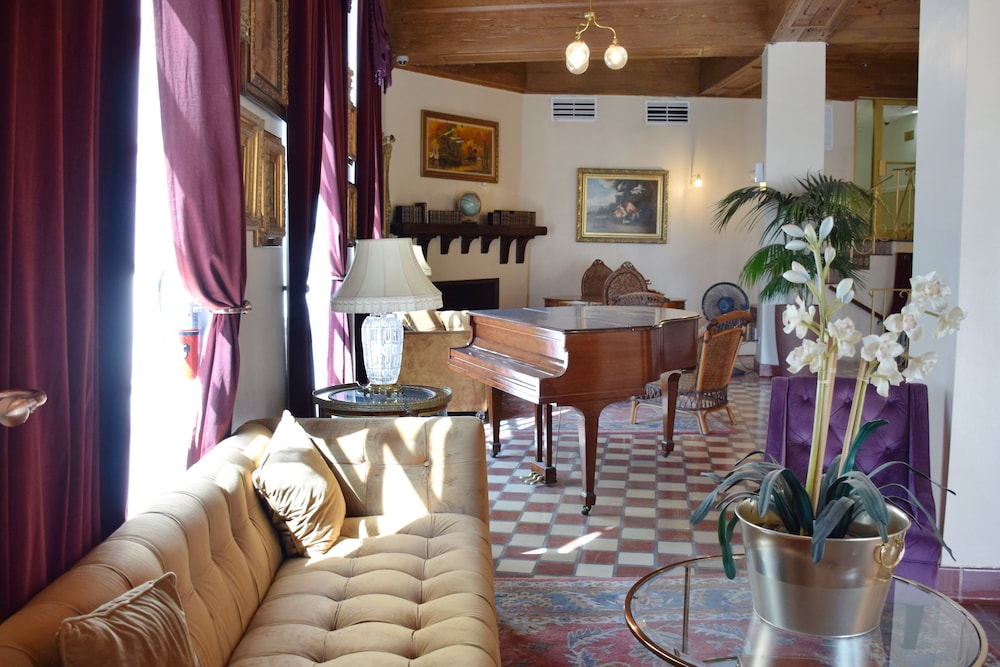 Beach Park Hotel 35/50