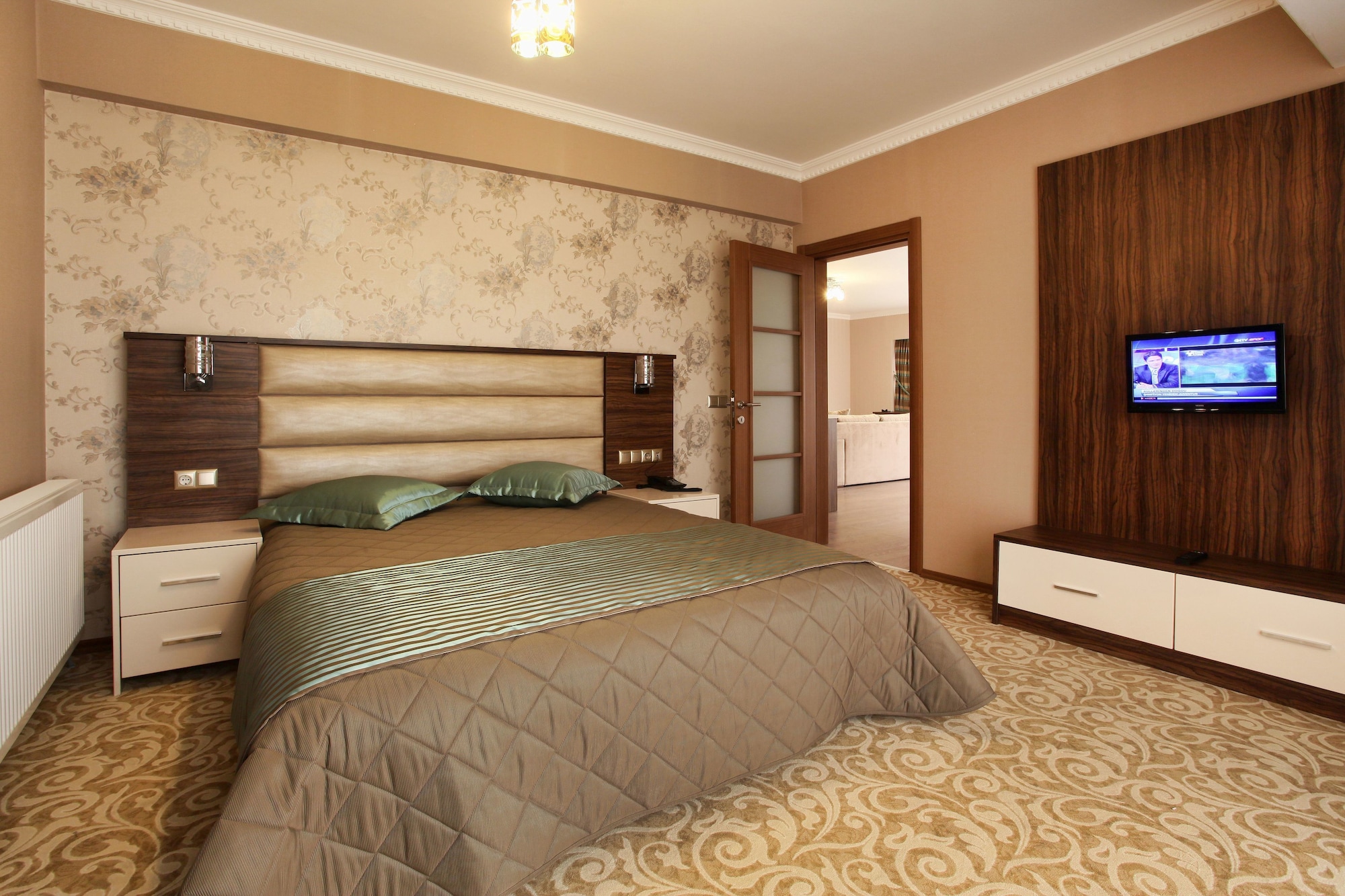 Grand, Suite, 1 Double and 3 Single Beds، Balturk House Hotel 4/7