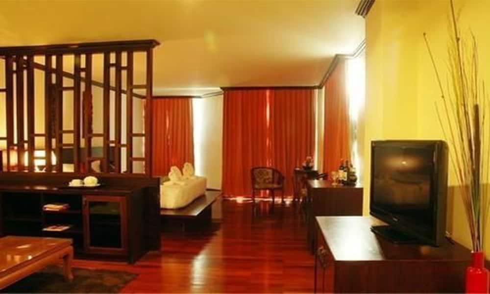 Arawan Riverside Hotel 39/65