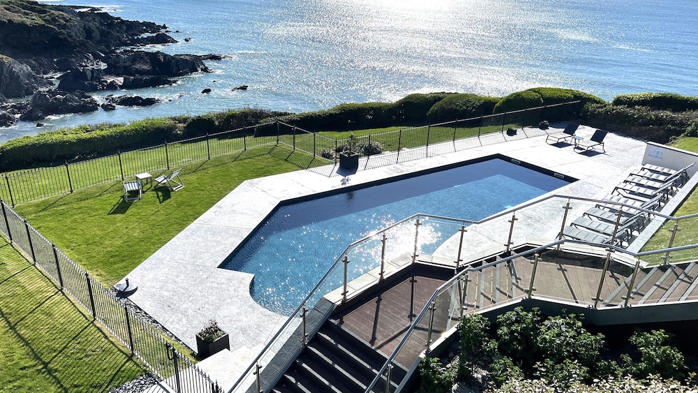 Watersmeet Hotel 28/50