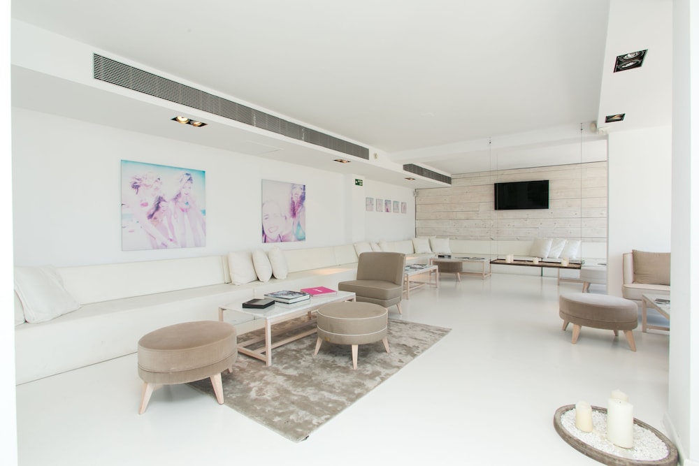Zhero Hotel 38/55