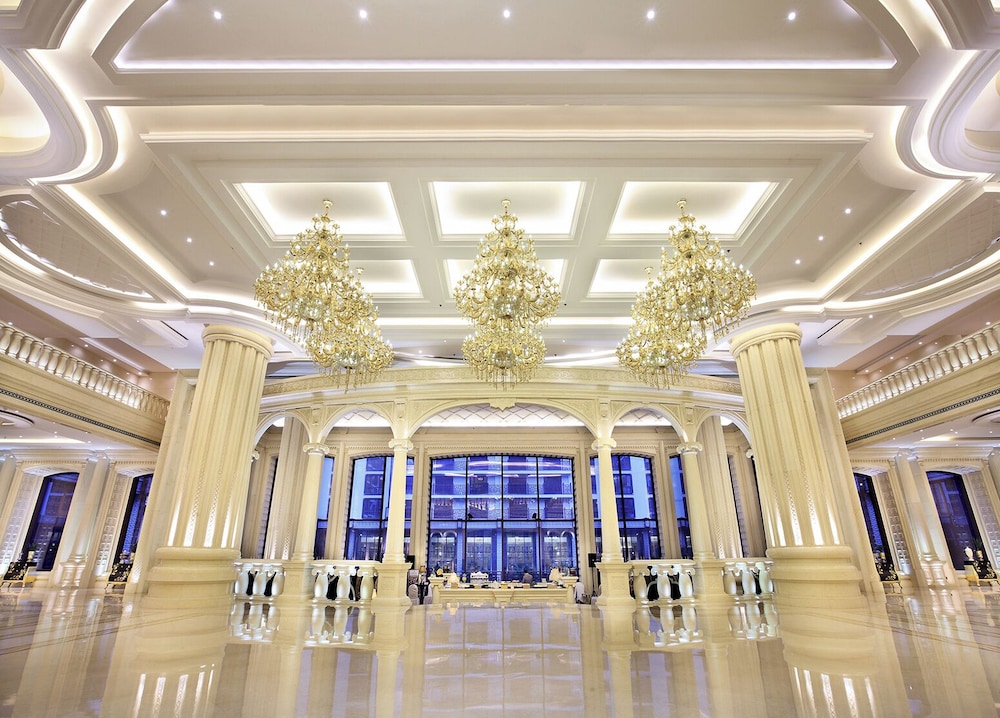 Grand Bravo Hotel 8/63