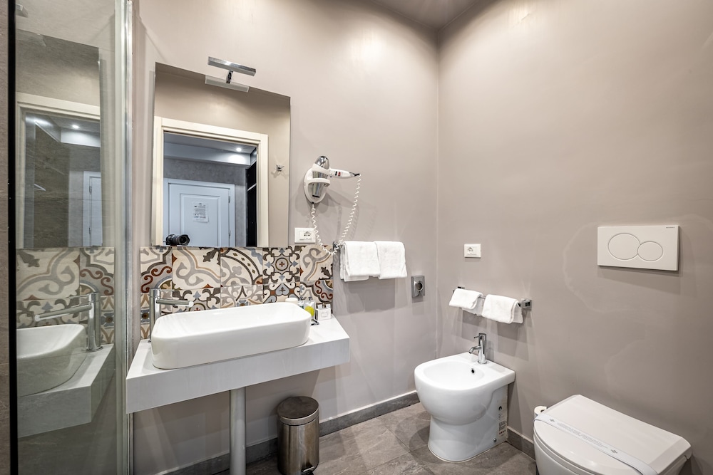 Martelli 6 Suite And Apartments 51/53