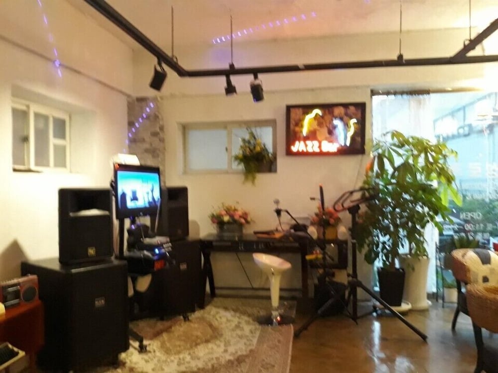 Gyeong's Hostel 50/70