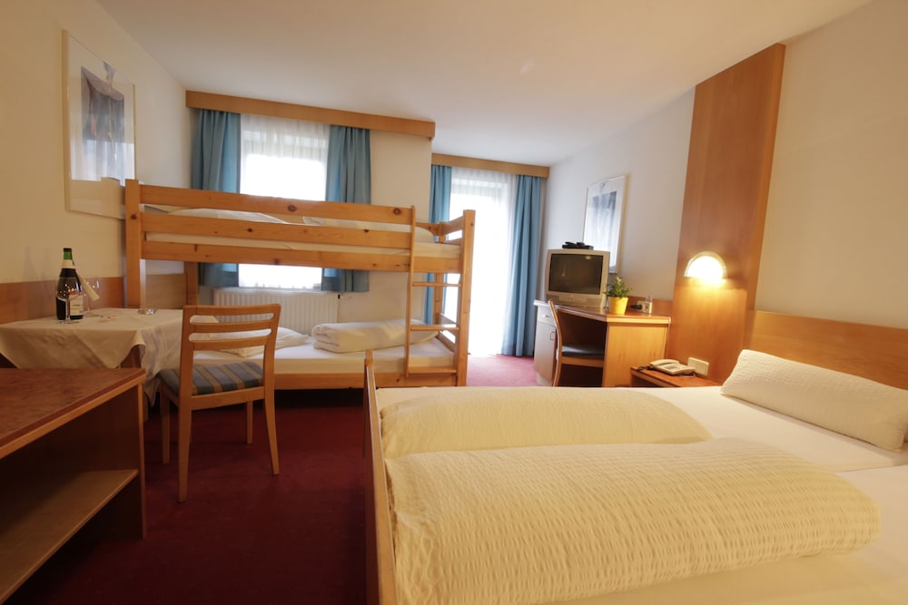 Hotel Tia Monte 8/23