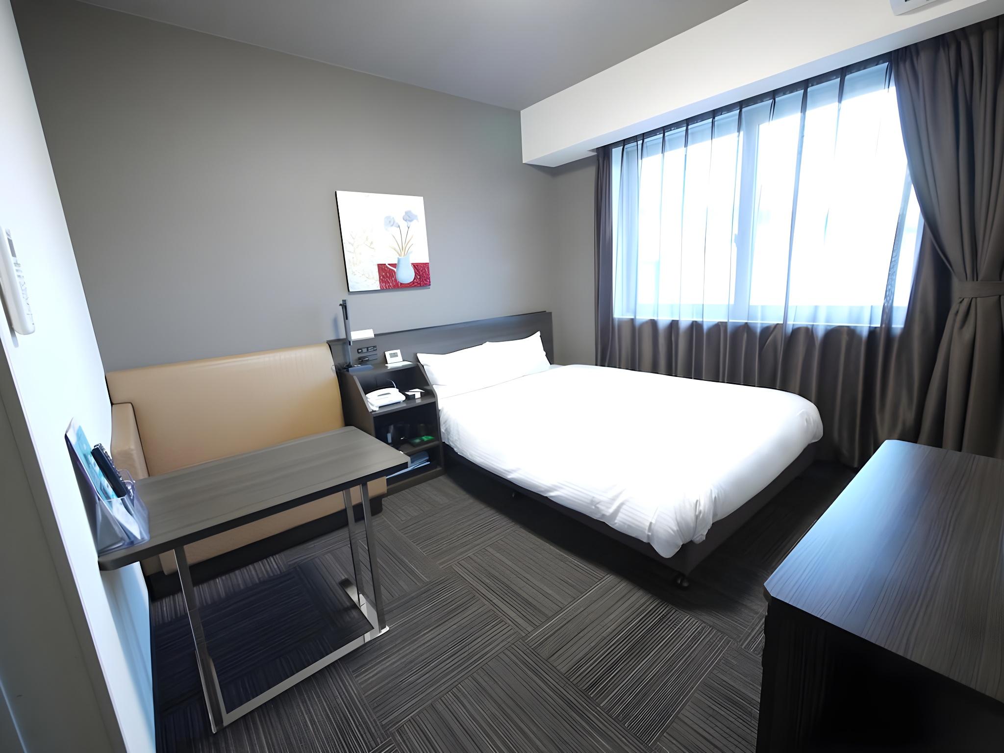 Semi Room, Semi Double Bed, Smoking