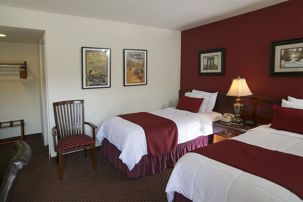 Whitman Motor Lodge 17/53