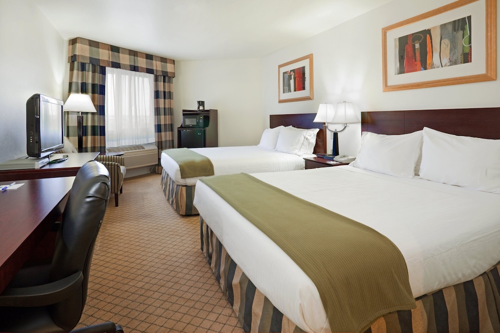 Holiday Inn Express Colorado Springs(Airport) 15/55