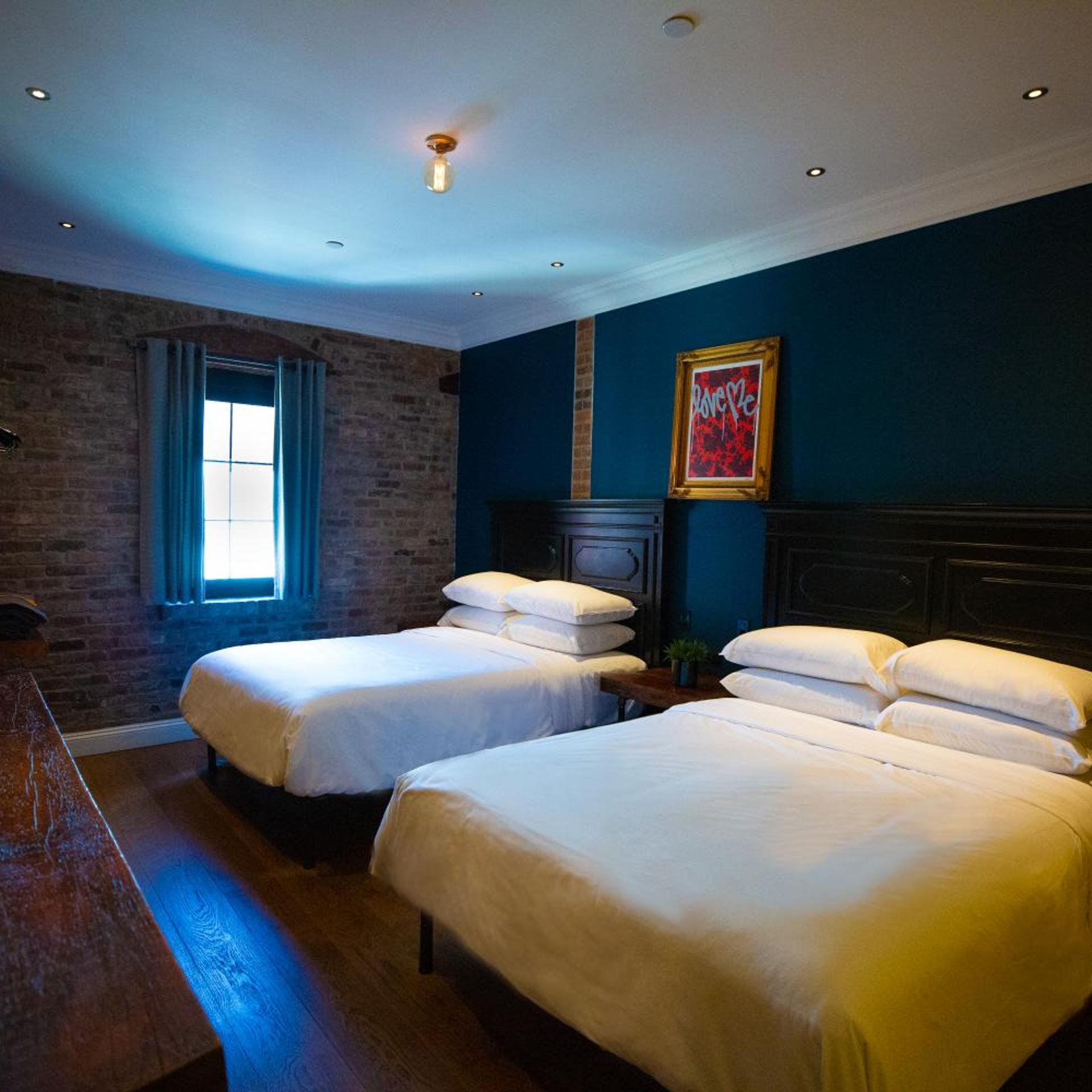 PREMIUM, 2 QUEEN BEDS