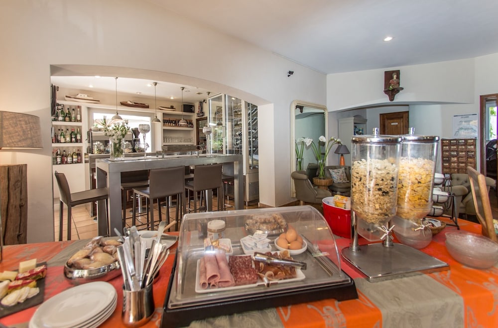 Hotel La Garbine 31/50