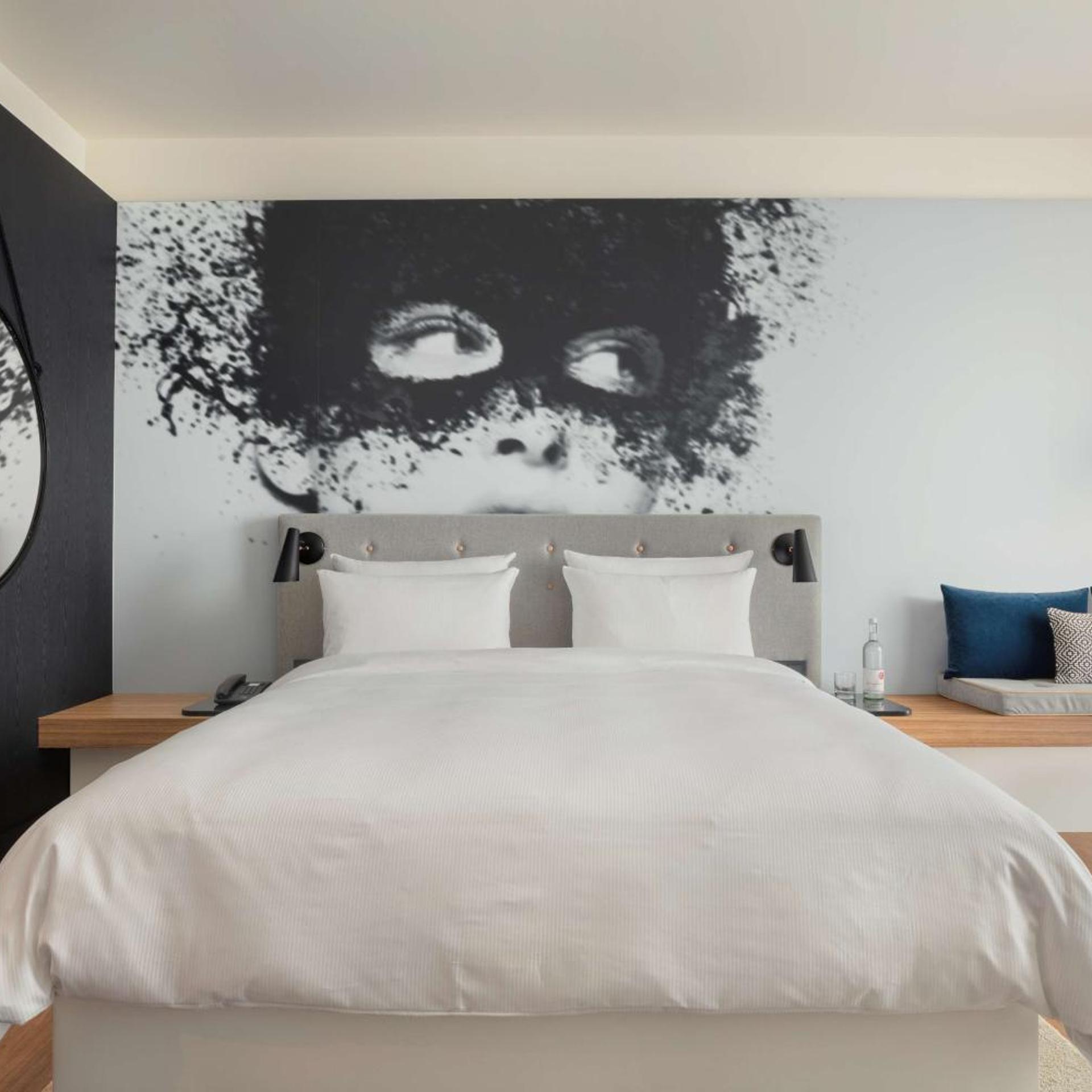 غرفة بريميوم بشرفة، Radisson Blu Hotel Cologne 5/10