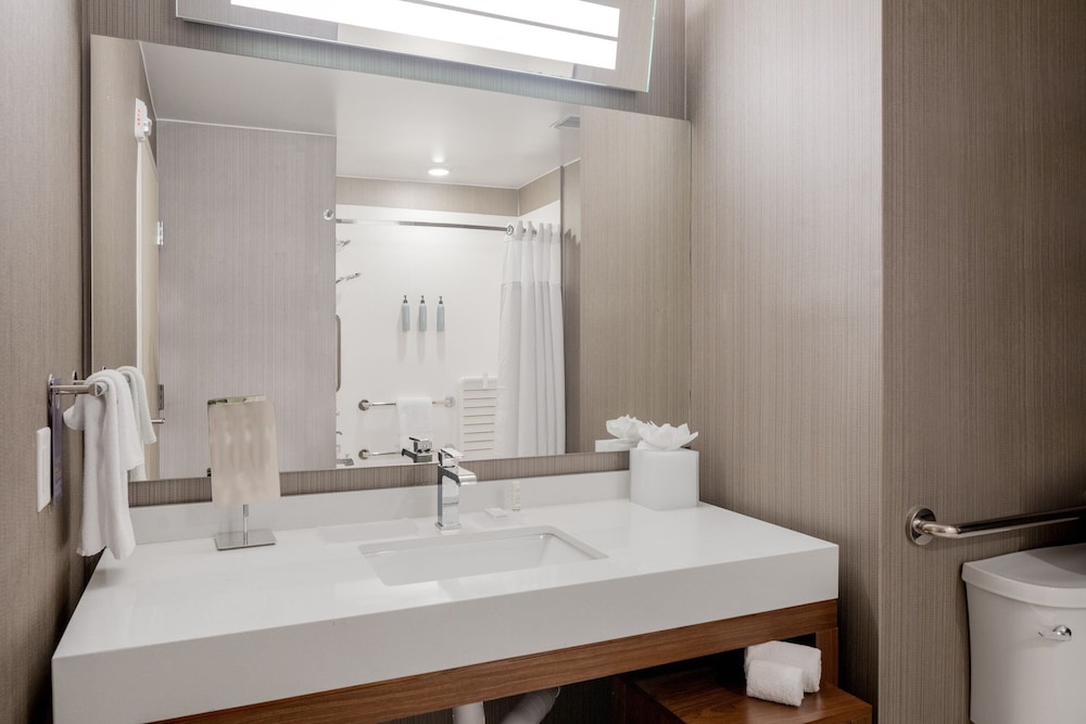 Courtyard by Marriott Houston Northeast 31/32