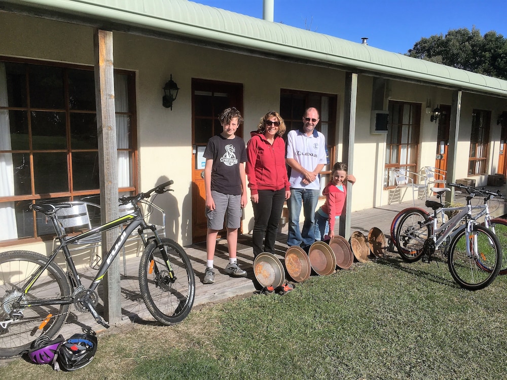 PLATYPUS PARK COUNTRY RETREAT 3/57