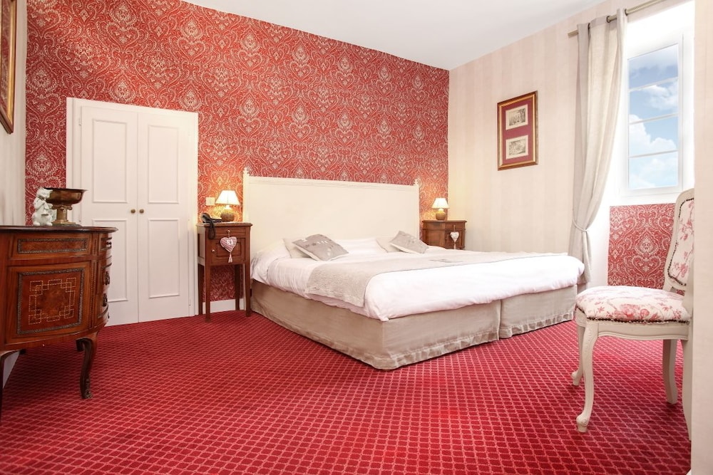 HOTEL LA ROSERAIE 3/50