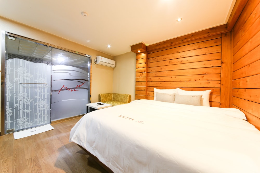 No.25 Hotel Busan Seomyeon Station 10/39