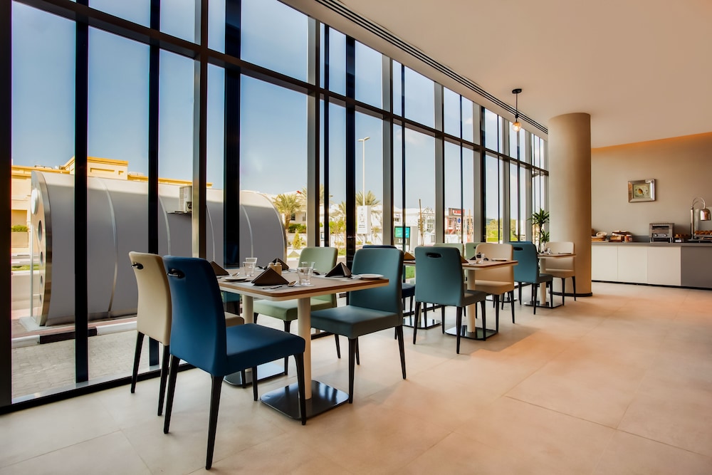 The District Hotel Jumeirah, Dubai 45/61