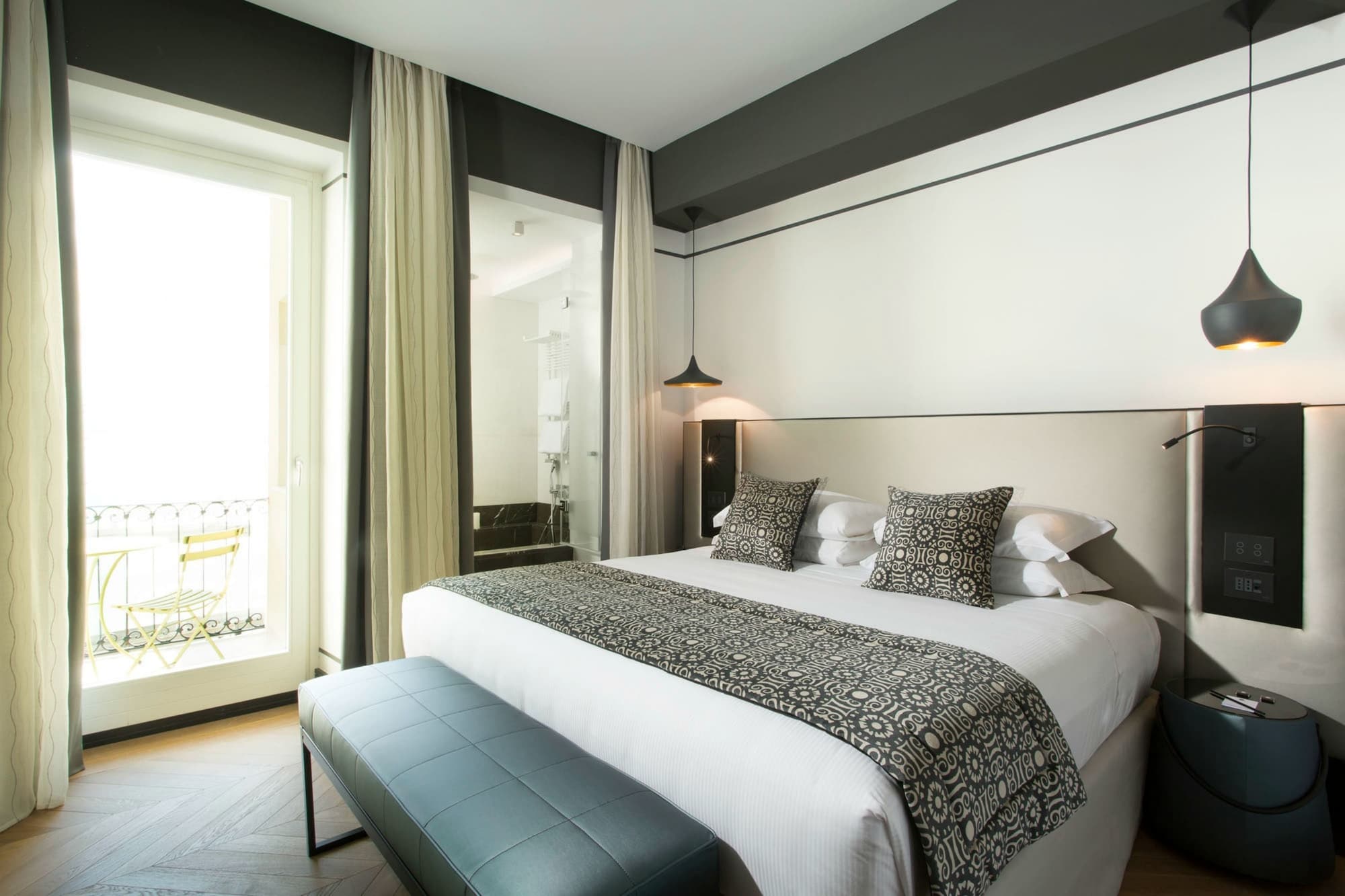 ROMANTIC, SUITE